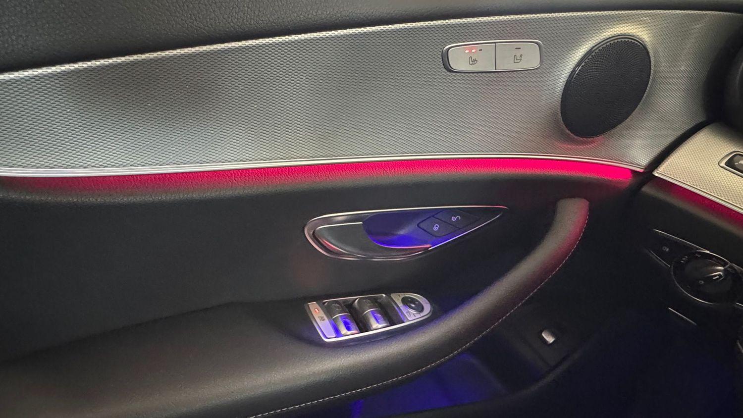 Mercedes-Benz E 220 E 220 d  Avantgarde LED/NAVI/CARPLAY