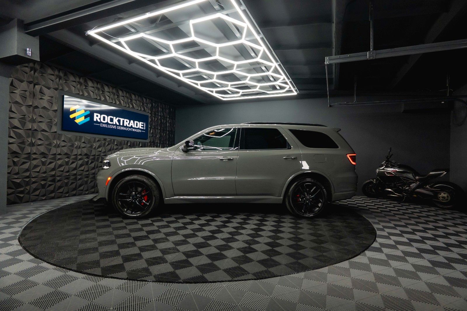 Fahrzeugabbildung Dodge Durango 5.7 V8 R/T 4x4 Night-Paket Modell 22 ACC