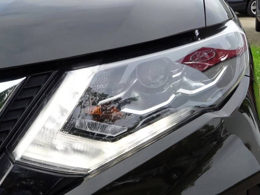 Fahrzeugabbildung Nissan X-Trail 2,0 dCi  Automatik  Tekna 4*4 AHK