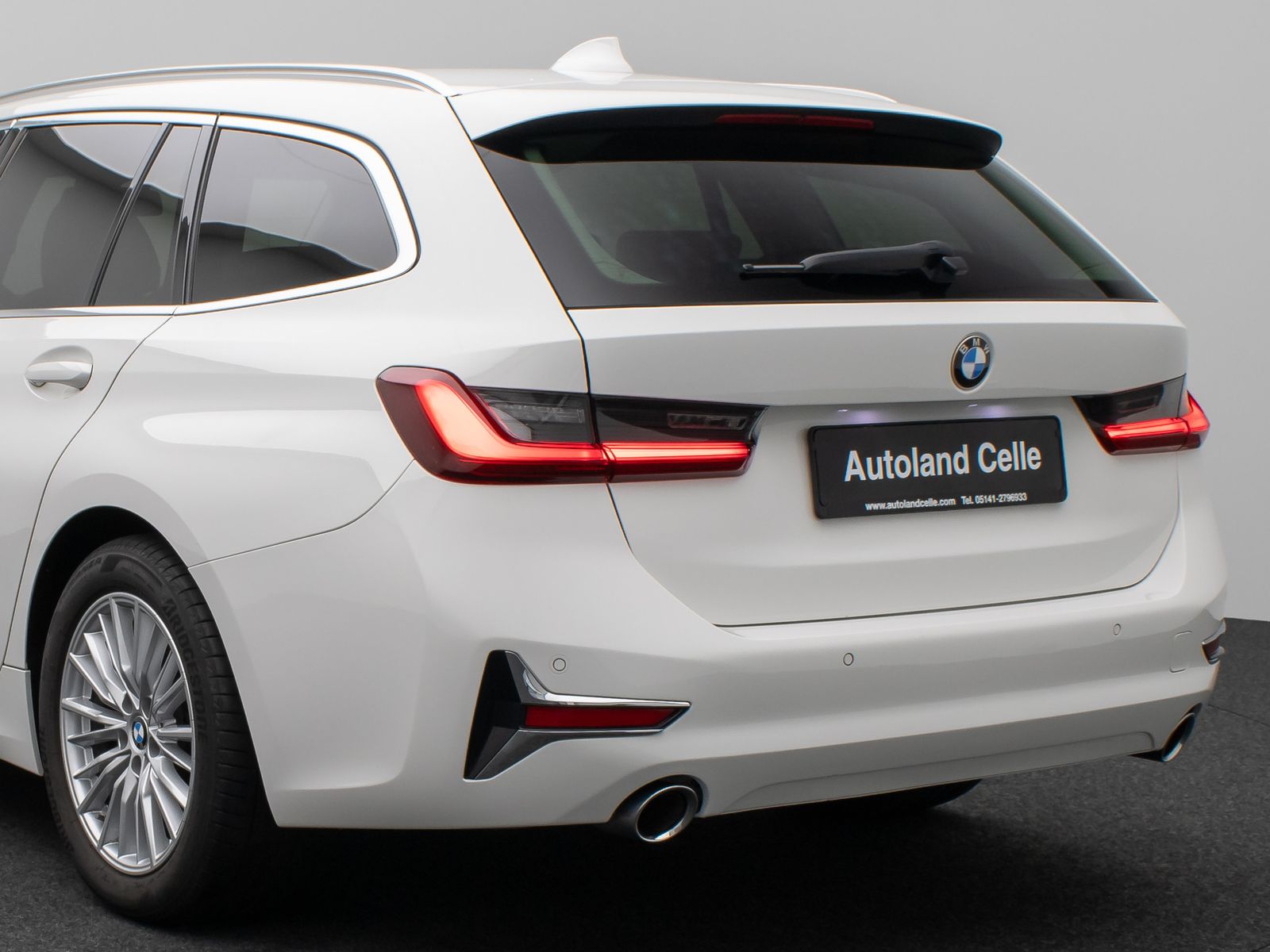 Fahrzeugabbildung BMW 320d  Luxury Line DAB HiFi PDC LED Alarm Sport
