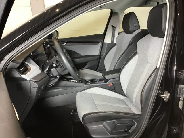 Fahrzeugabbildung Skoda Octavia Selection 2.0 TDI Combi DSG/Navi/ACC/RFK