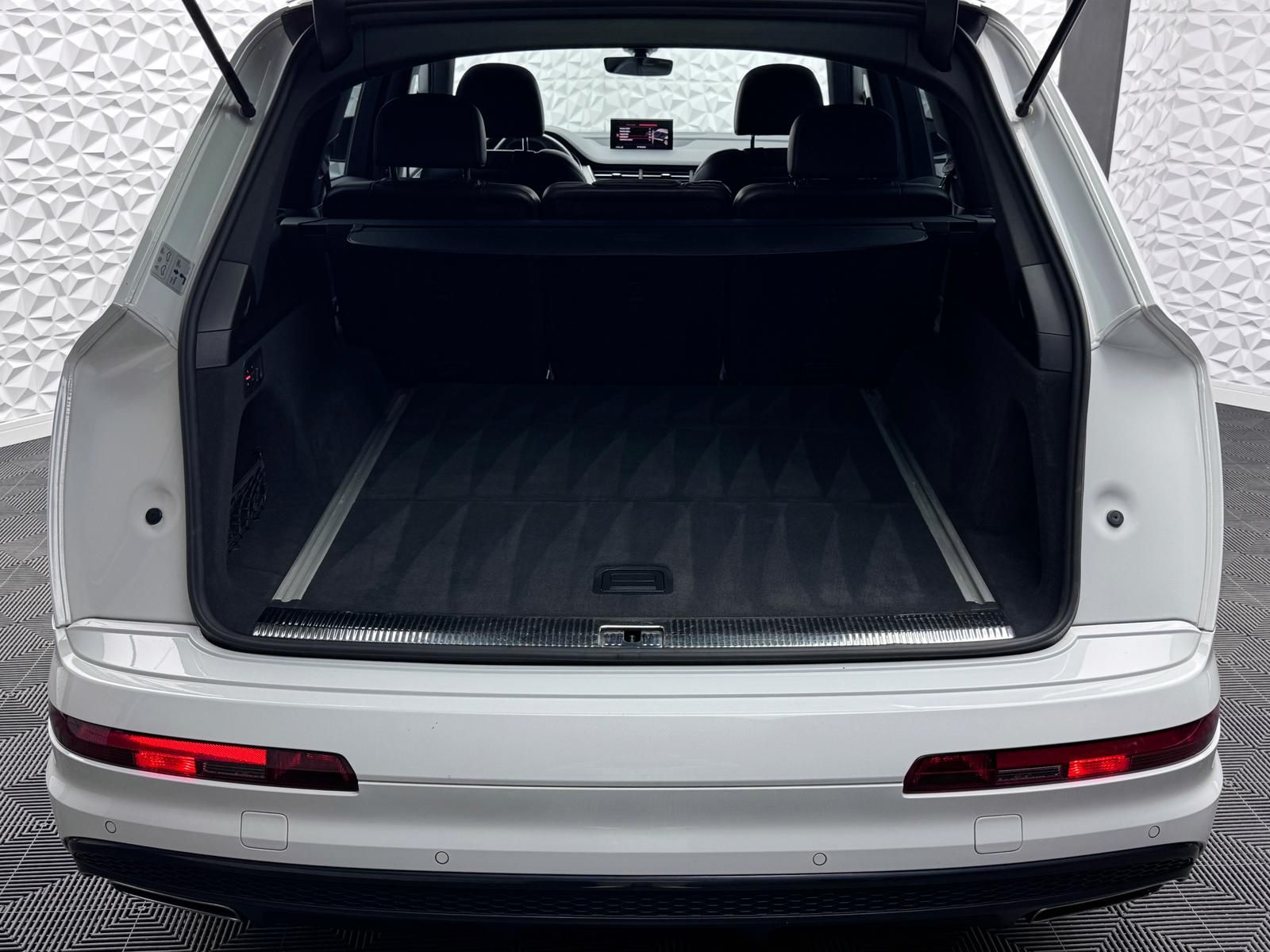 Fahrzeugabbildung Audi 3.0 TDI QUA/S-LINE/PANO/ALLRADLENK/STHZ/LUFT/AHK