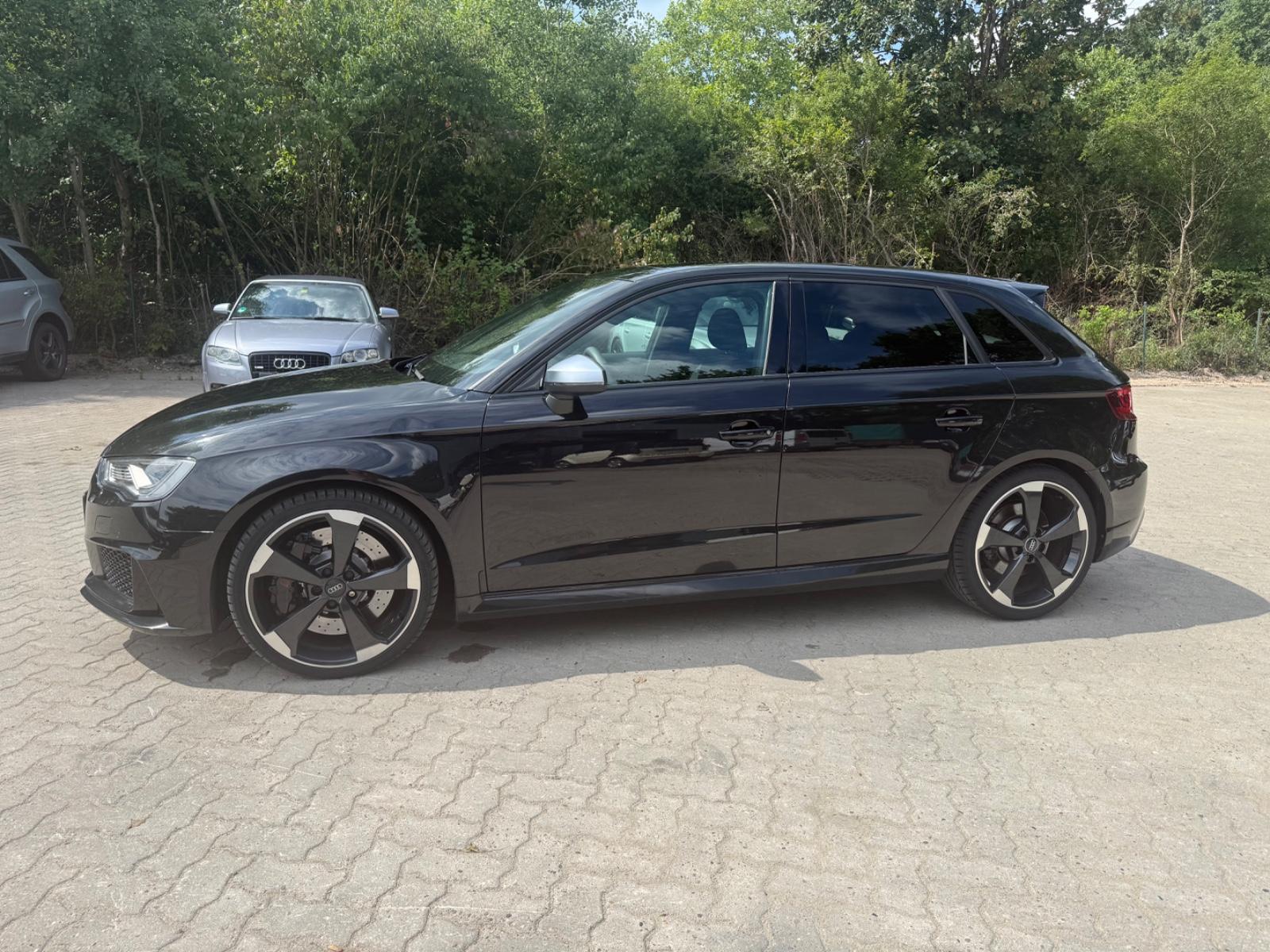 Audi RS3 Sportback 2.5 TFSI 367 ch BVA quattro / Toit panoramique / Magnetic Ride / Cuir Nappa / Jantes 19"