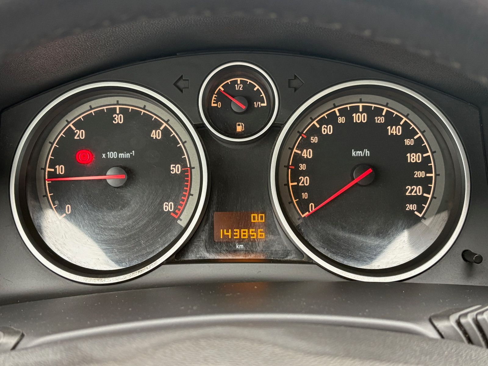 Fahrzeugabbildung Opel Astra 1.9 CDTI Leder Klima 1.HAND 110kW
