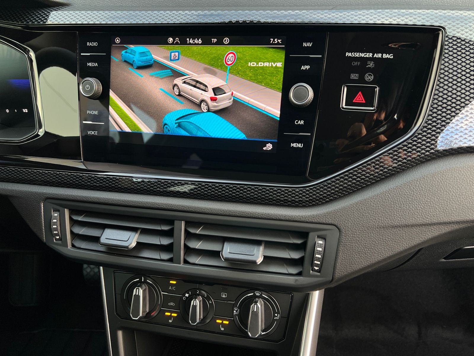 Fahrzeugabbildung Volkswagen Polo Life 1.0 TSI DSG *LED, Klima, App-Connect,