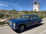 Mercedes-Benz 250 - blaue Mercedes-Benz 250