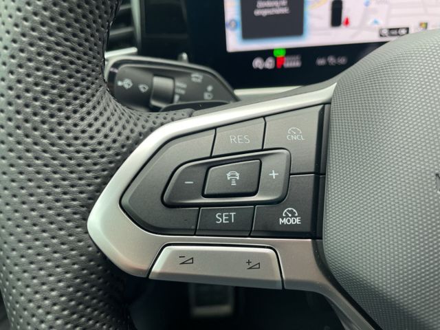 Passat R-Line 1.5 TSI eHybrid DSG HUD/AHK/360°Ka
