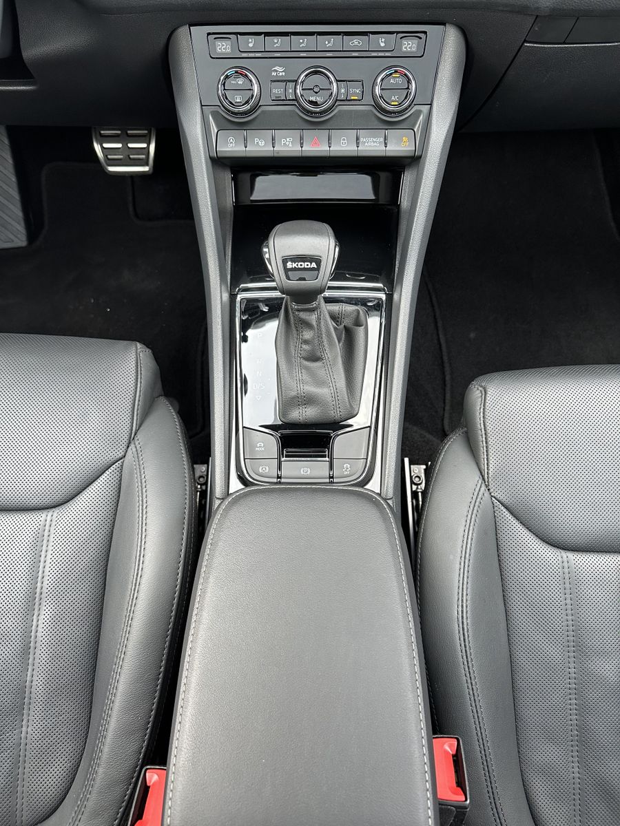 Fahrzeugabbildung SKODA Kodiaq L&K NAV+MATRIX+PANO+ACC+360°+19ZO+CARPLAY