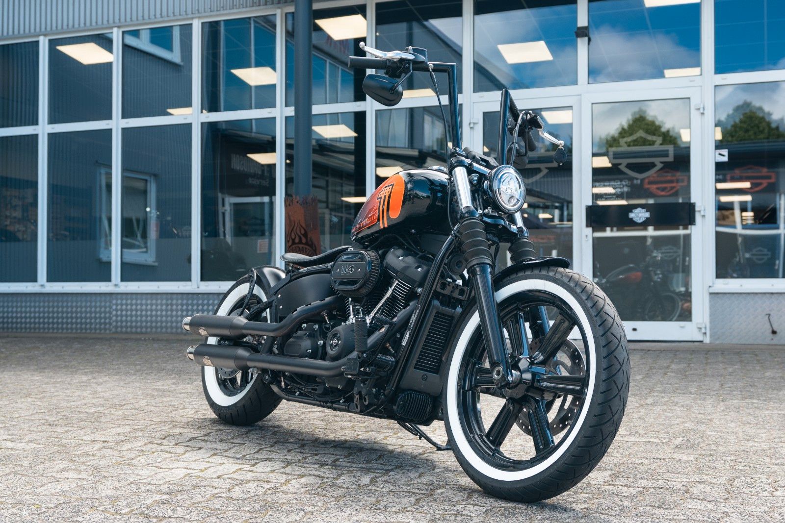 Fahrzeugabbildung Harley-Davidson Softail FXBBS Street Bob - Jekill & Hyde- Bobber
