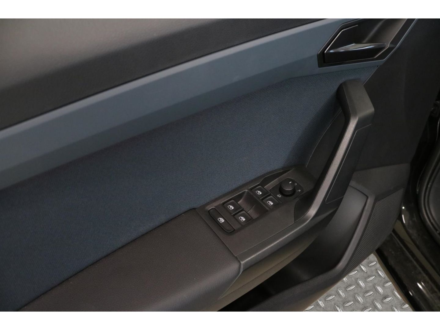 Fahrzeugabbildung SEAT Ibiza 1.0 MPI 59 kW Style Digitales Cockpit LED