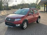 Dacia Sandero II Stepway Prestige NAVI/PDC/AHK/2HAND - Dacia Gebrauchtwagen von 2013