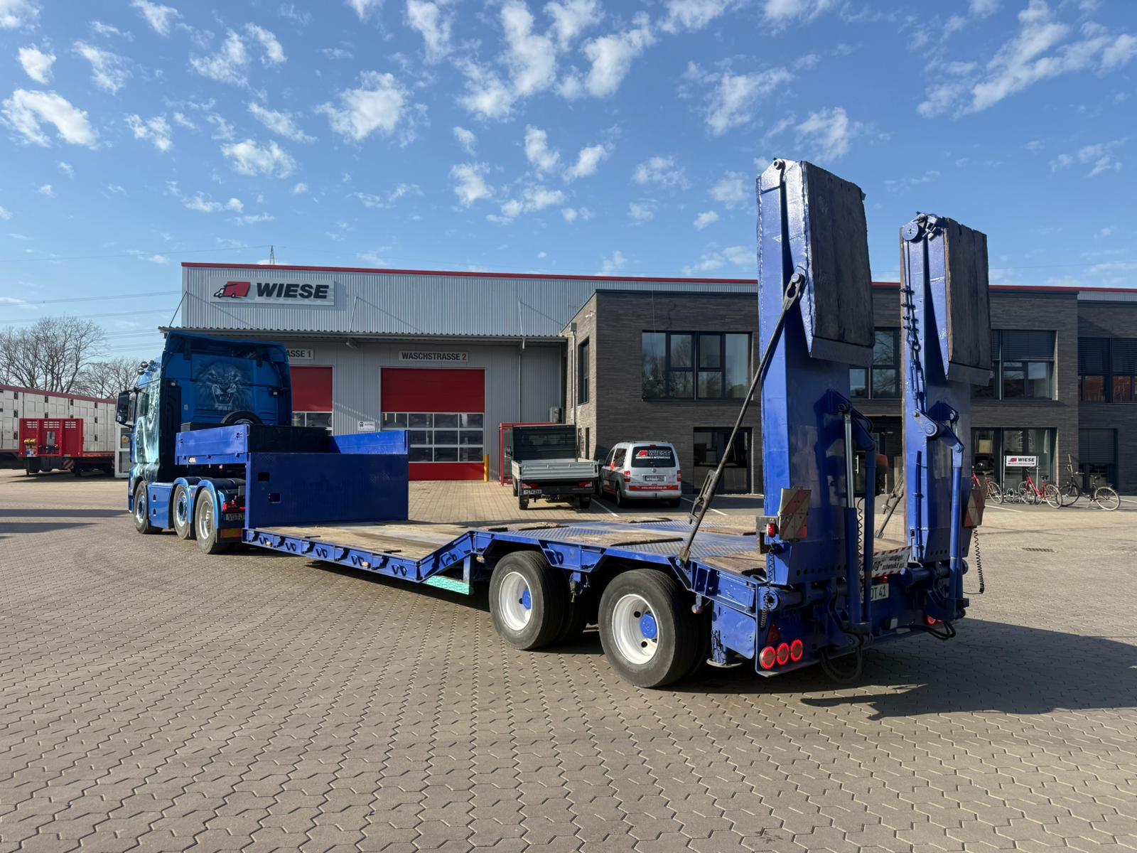 Goldhofer STZ TL2 28/80 2-Achs Tieflader mit Rampen