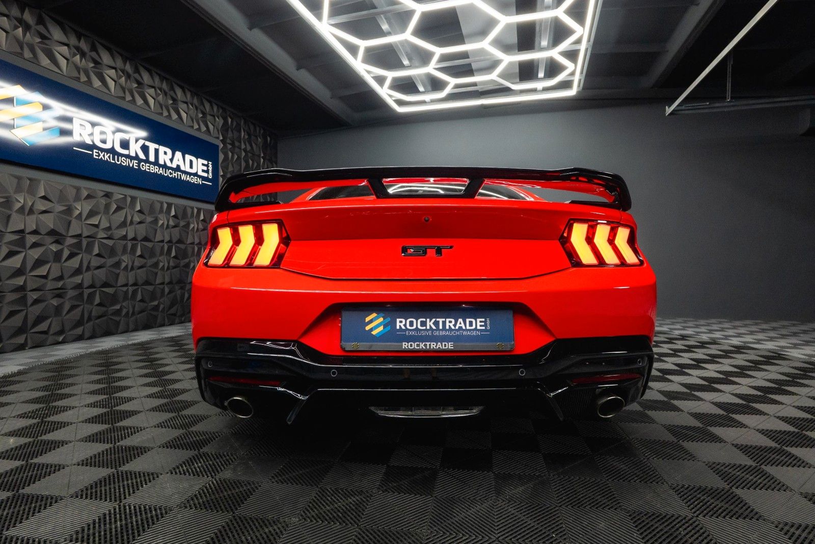 Fahrzeugabbildung Ford Mustang Fastback 5.0 TiVCT V8 Dark Horse PREMIUM