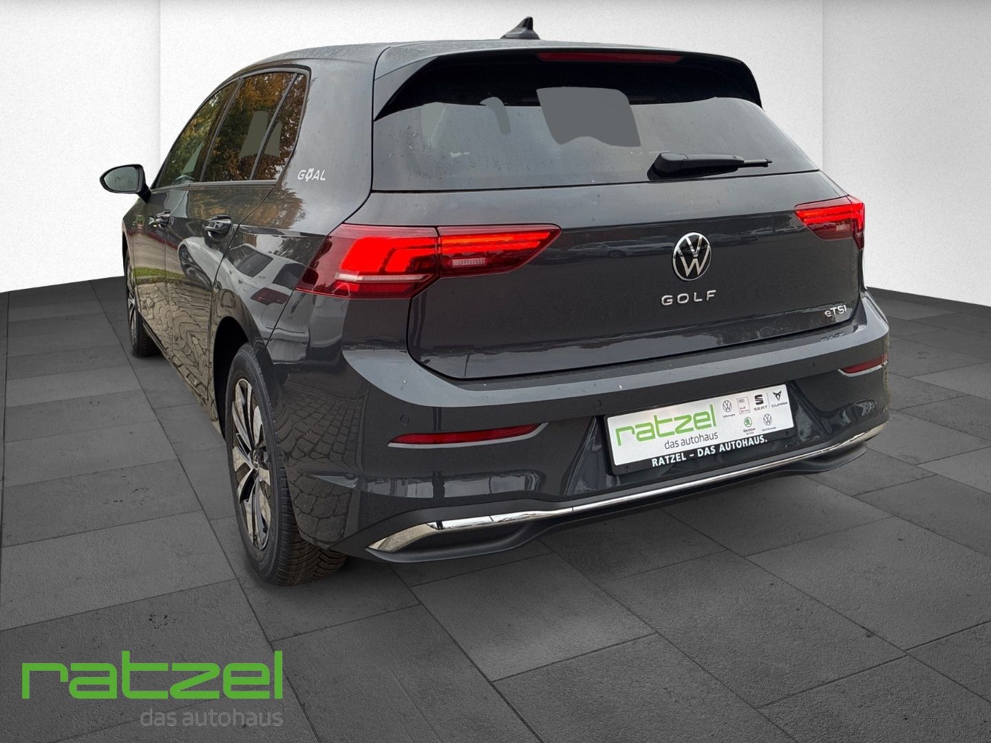 Fahrzeugabbildung Volkswagen Golf GOAL 1.5 eTSI DSG Allwetter+PDC+SHZ+LED