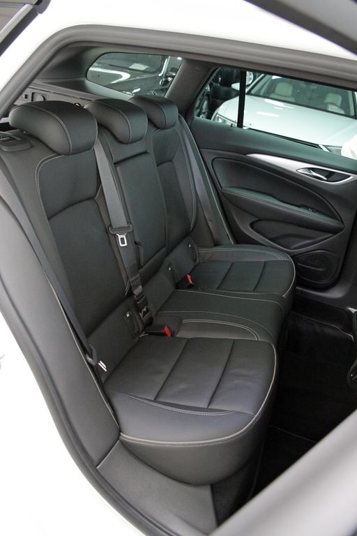 Opel Insignia B Sports Tourer GSi LED 4x4 AHK MASSAGE