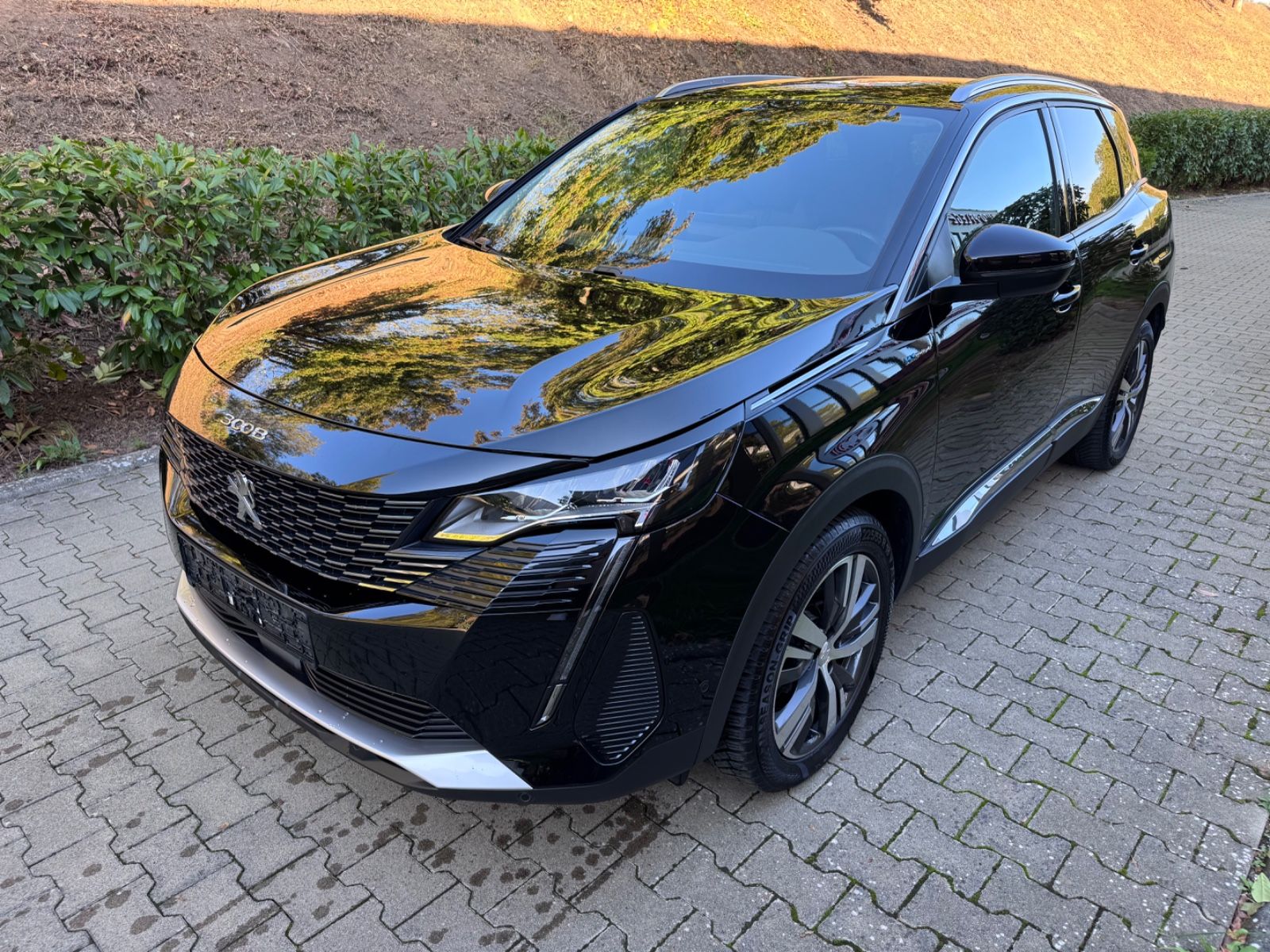Peugeot 3008 Hybrid4 300 Allrad Aut.LED,Shz,Ahk,1Hand imagem 3