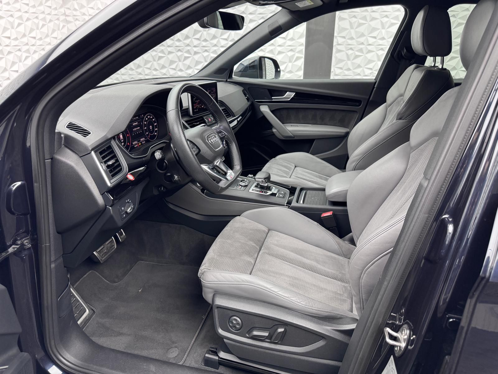 Fahrzeugabbildung Audi 40 TDI QA/S-LINE/PANO/B&O/MATRIX/AHK/360°/MEMORY