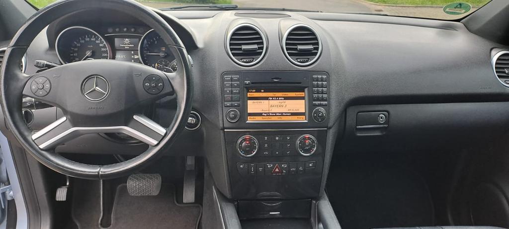 Mercedes-Benz ML 300