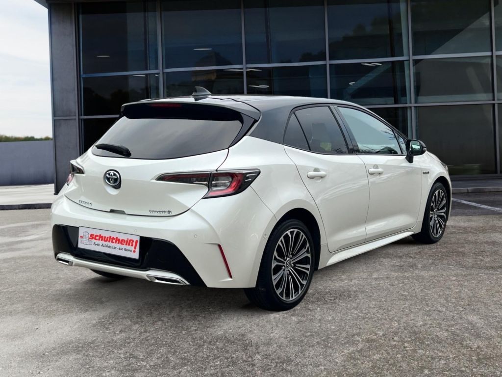 Fahrzeugabbildung Toyota Corolla 2.0 Hybrid Club