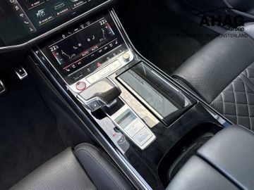Audi S8 - 10
