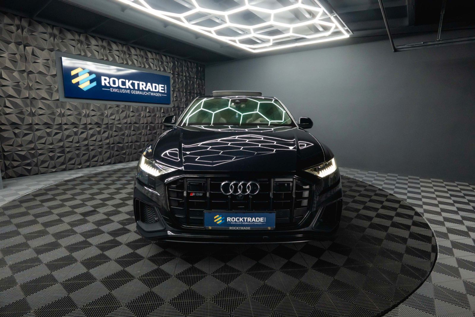 Fahrzeugabbildung Audi SQ8 4.0 TDI quattro Black Design | Full Option