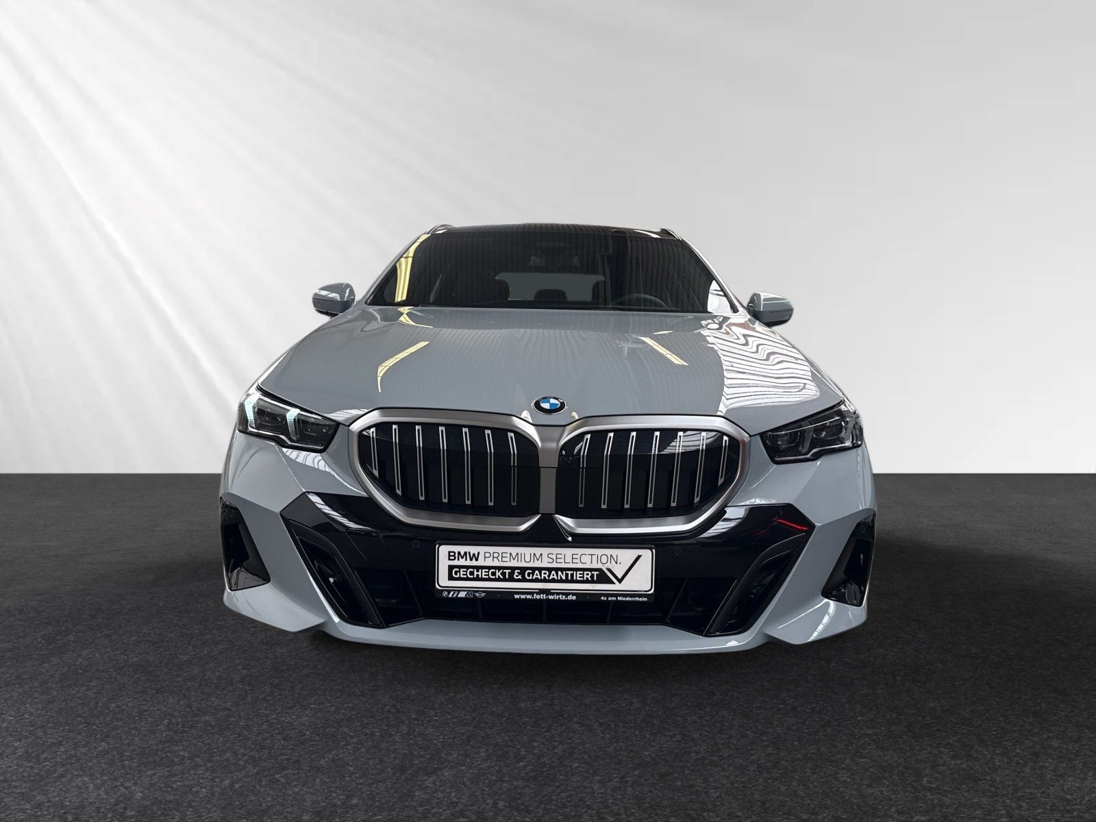 BMW 540d xDrive Touring M Sport AHK Pano 20 LMR B&W foto 5