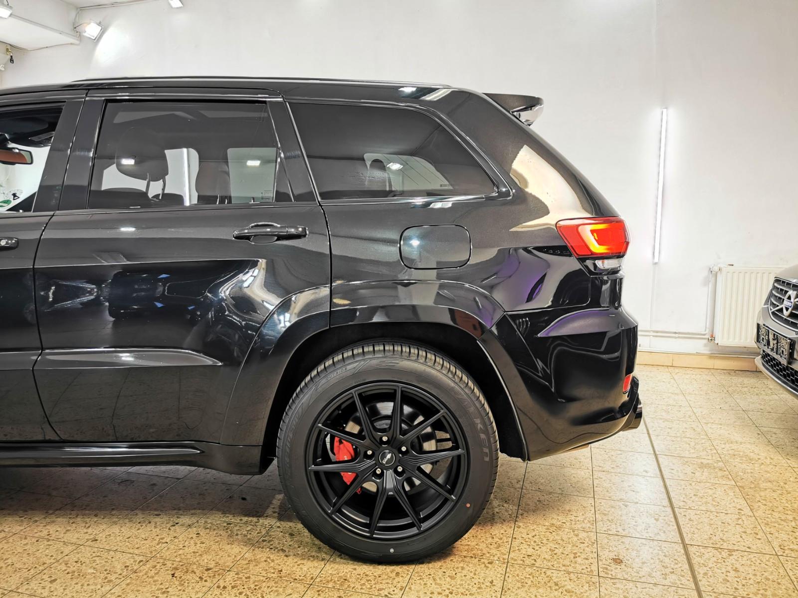 Jeep Grand Cherokee SRT 6.4 V8 HEMI 468 ch • 4x4 • Skyhook • Harman Kardon • Toit Panoramique