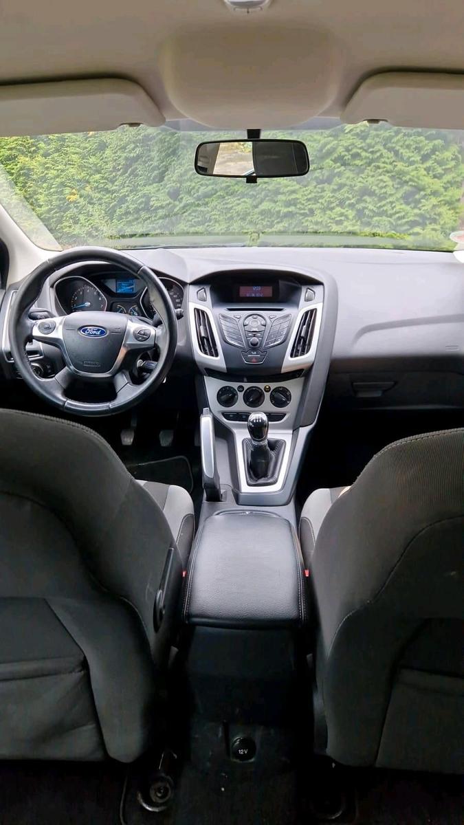 Ford Focus 2012 — photo 8