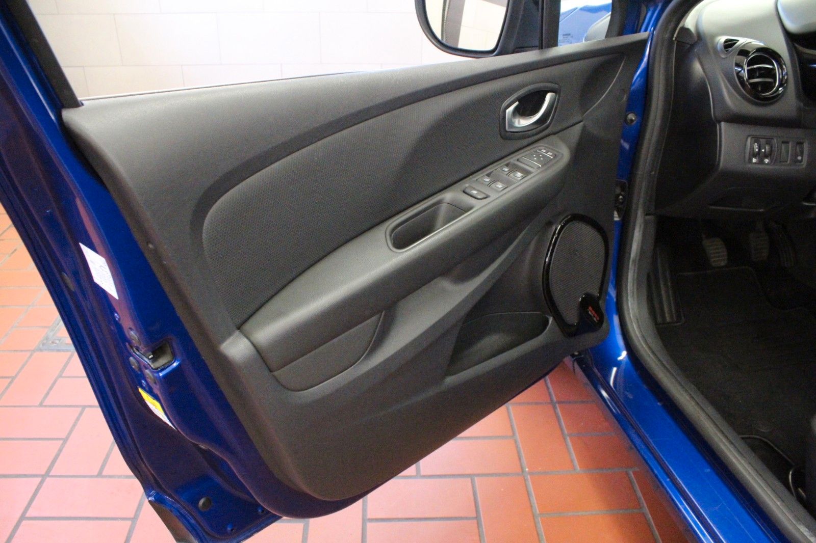 Fahrzeugabbildung Renault Clio TCe 90 Intens*Navi*Klima*PDC*