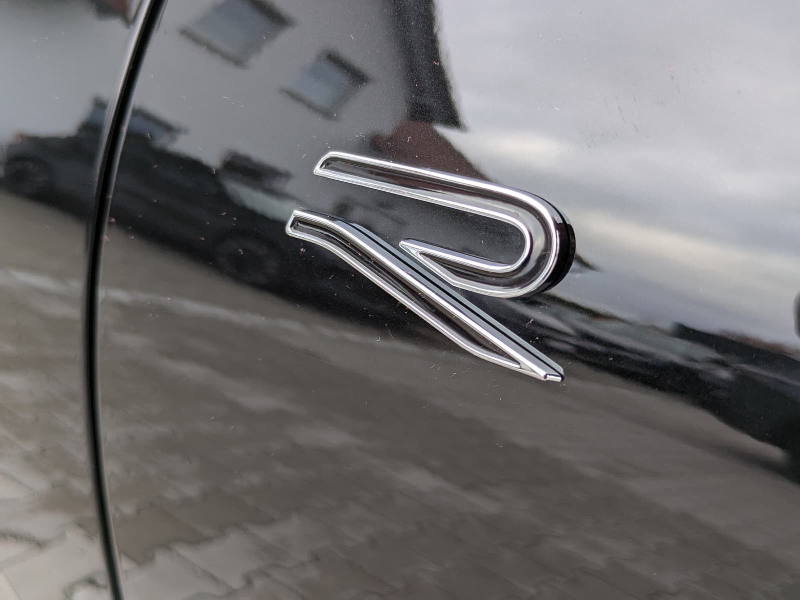 Fahrzeugabbildung Volkswagen Tiguan 2.0 TDI 4M R-Line PANO*H&K*AHK*MATRIX*20"