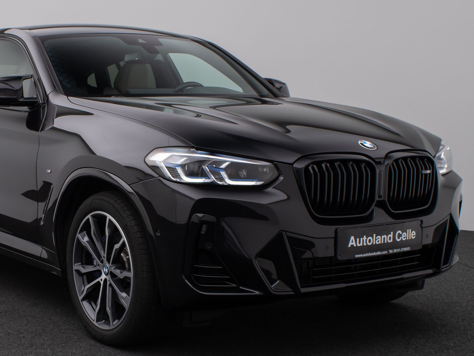 Fahrzeugabbildung BMW X4 M40i Kamera Laser HUD DAB HiFi Komfort 20Zoll