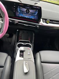 2025 BMW IX2 照片 8