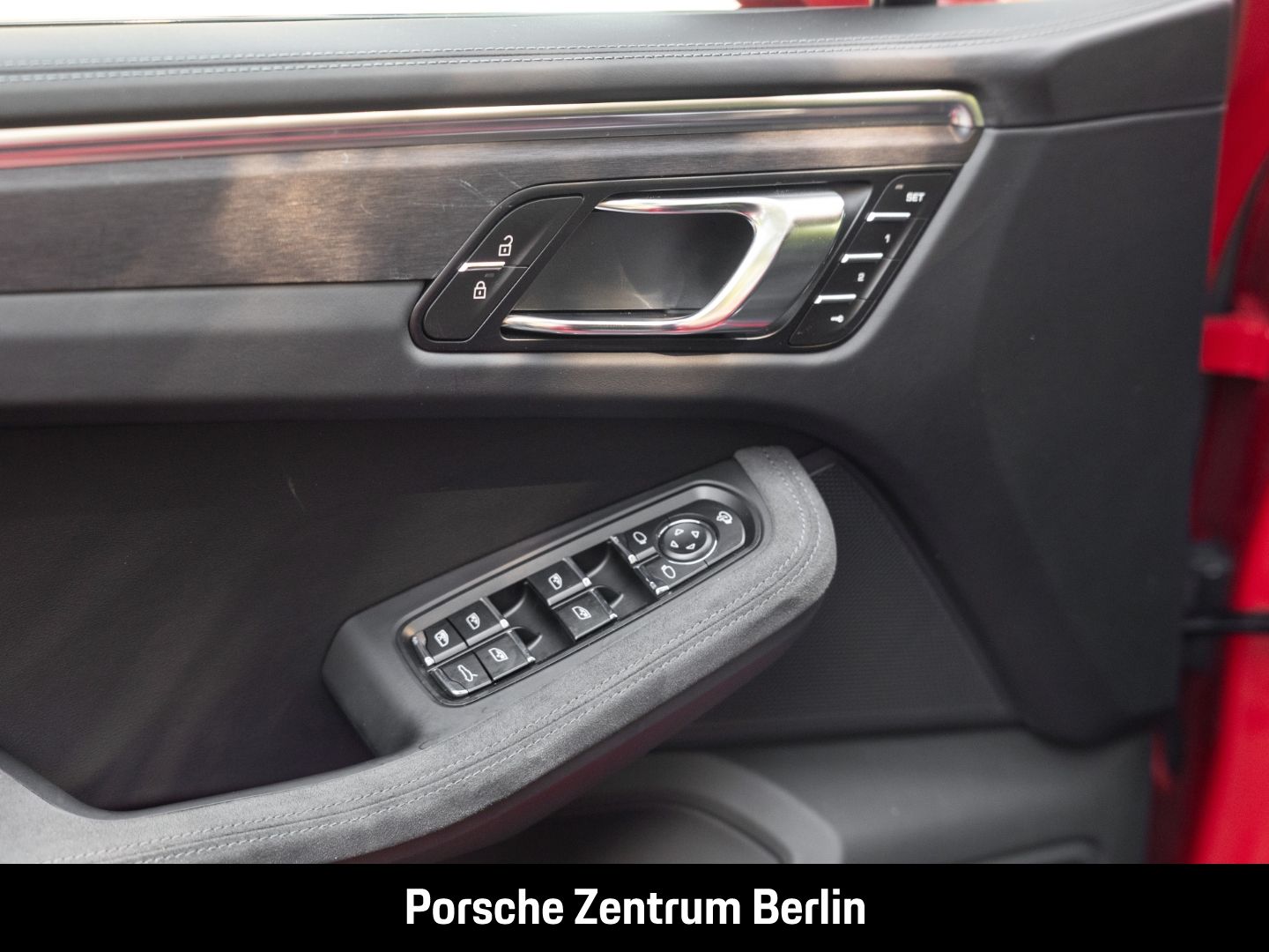 Porsche Macan GTS Karminrot Sportabgasanlage Panorama foto 21