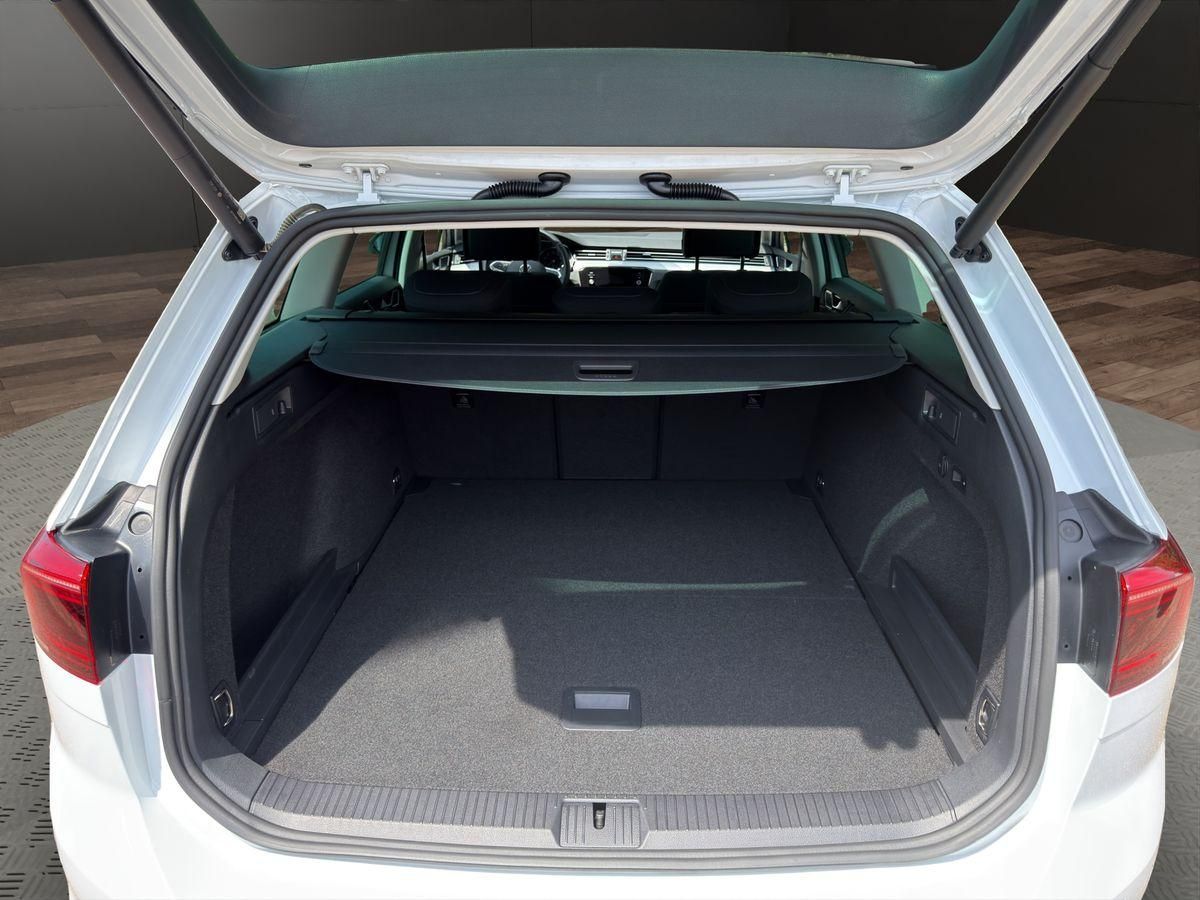 Passat Variant Business2.0TDI DSG AHK RFK MATRIX