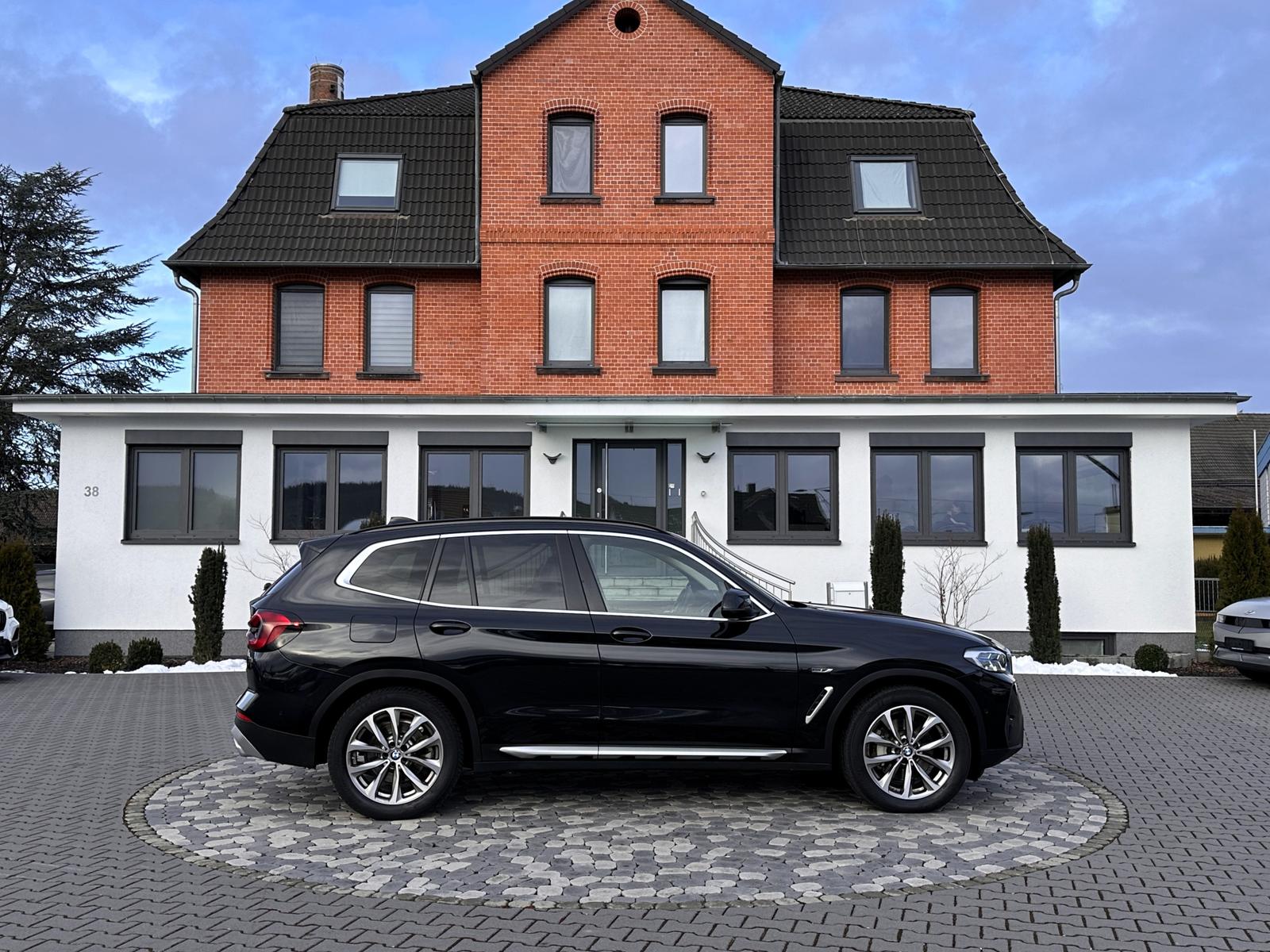 BMW X3 xDrive 30e SPORT LASER VIRTUAL HUD PANO 19"