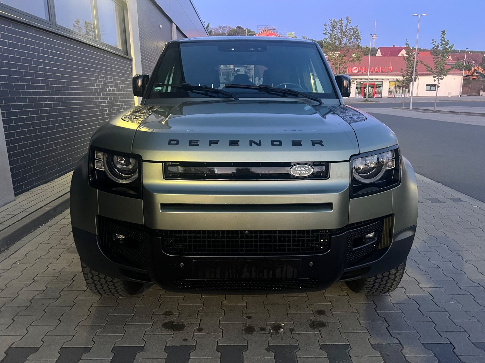 Land Rover Defender 110 SE Top Pflegezustand Head Up foto 2