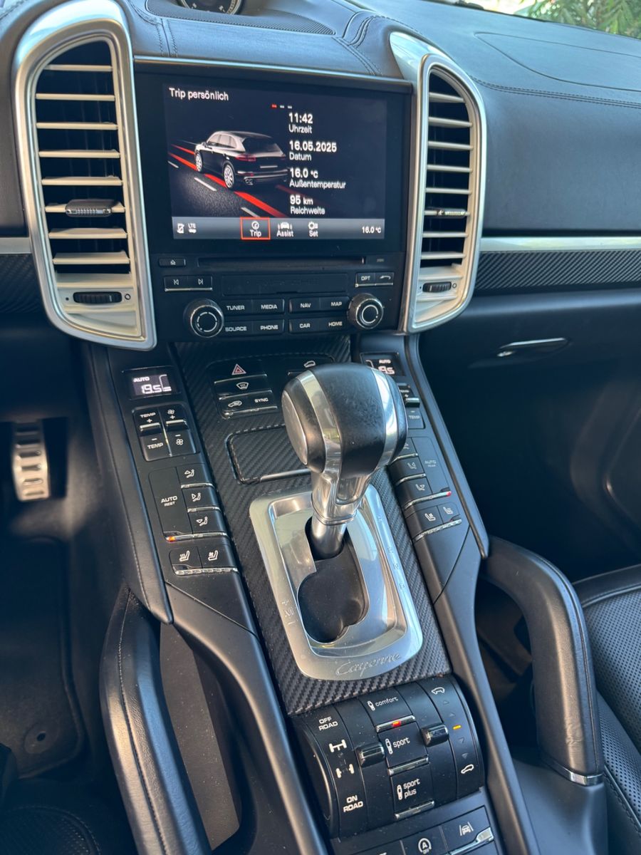 Fahrzeugabbildung Porsche Cayenne Turbo/PCCB/Panodach/Burmester/Voll!