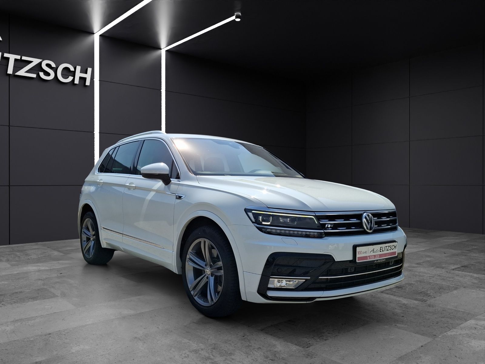 Fahrzeugabbildung Volkswagen Tiguan TSI R-Line DSG 4M LED AHK Navi Pano HUD A