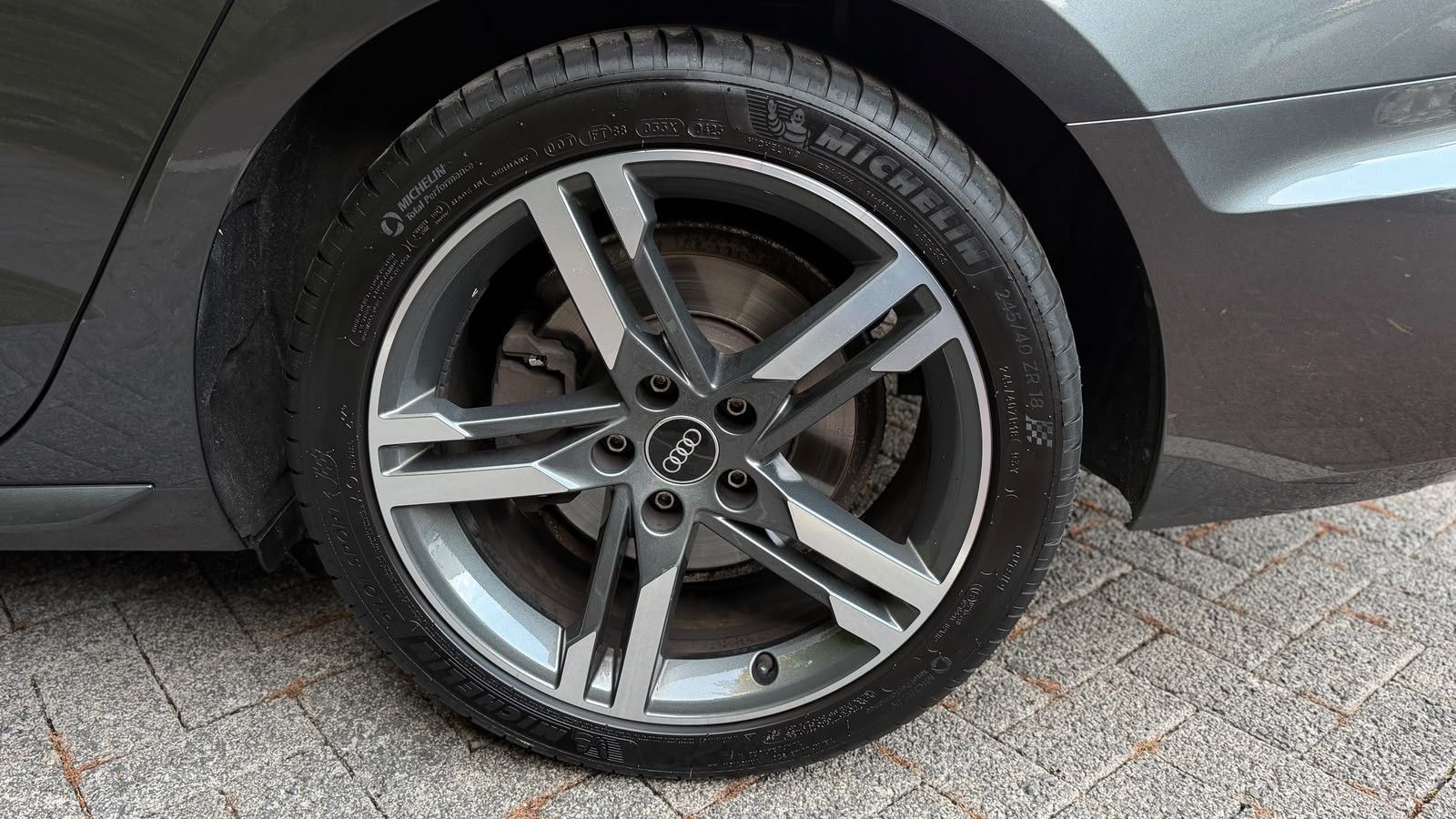 Fahrzeugabbildung Audi A4 40 TFSI 3x S-Line LED+VIRTUAL+MMI+SHZ+PDC+DSP