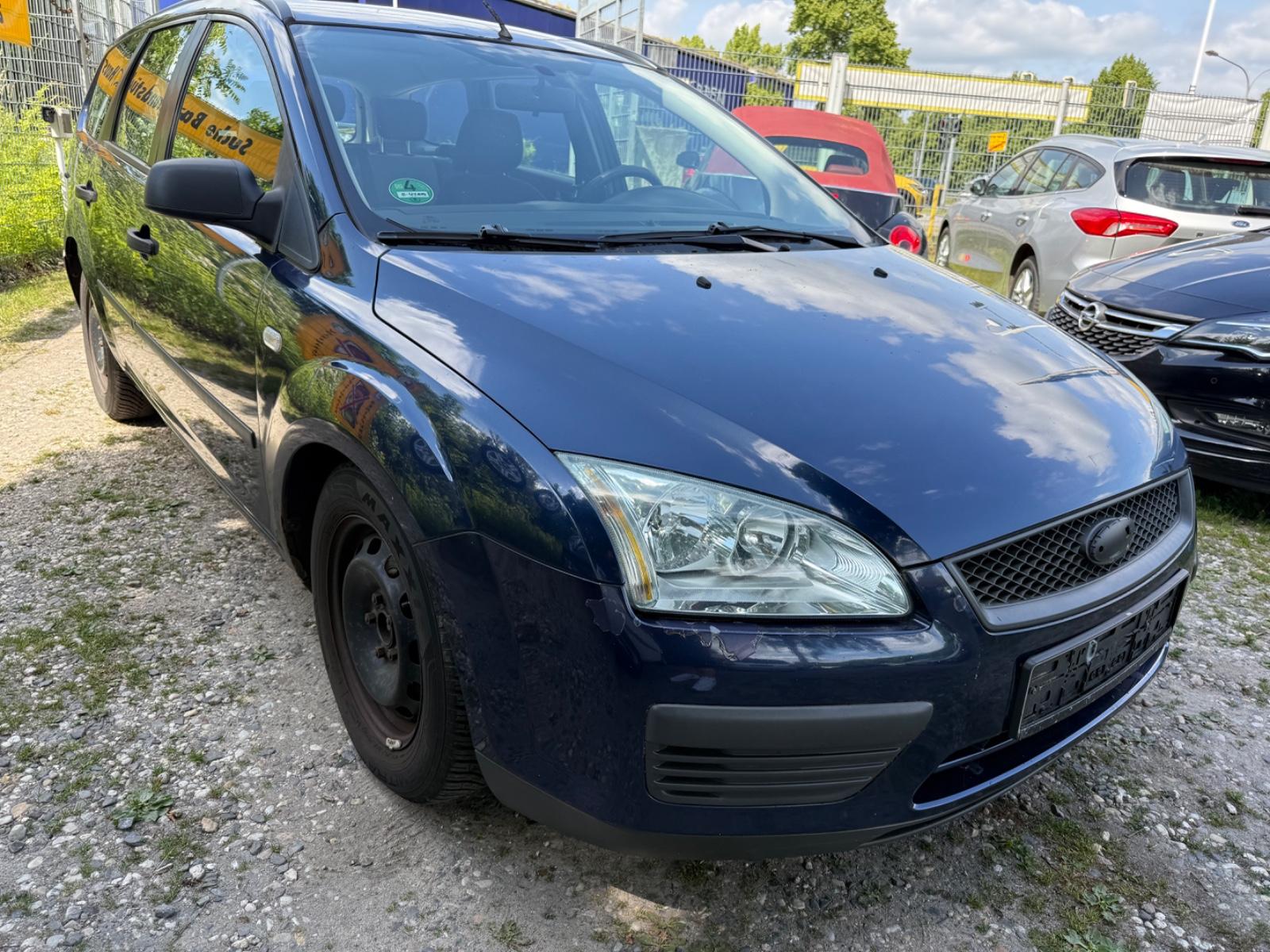 Ford Focus 2006 — rear view