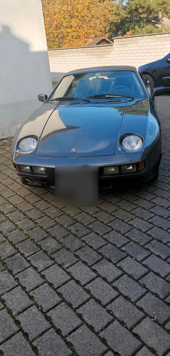Porsche 928
