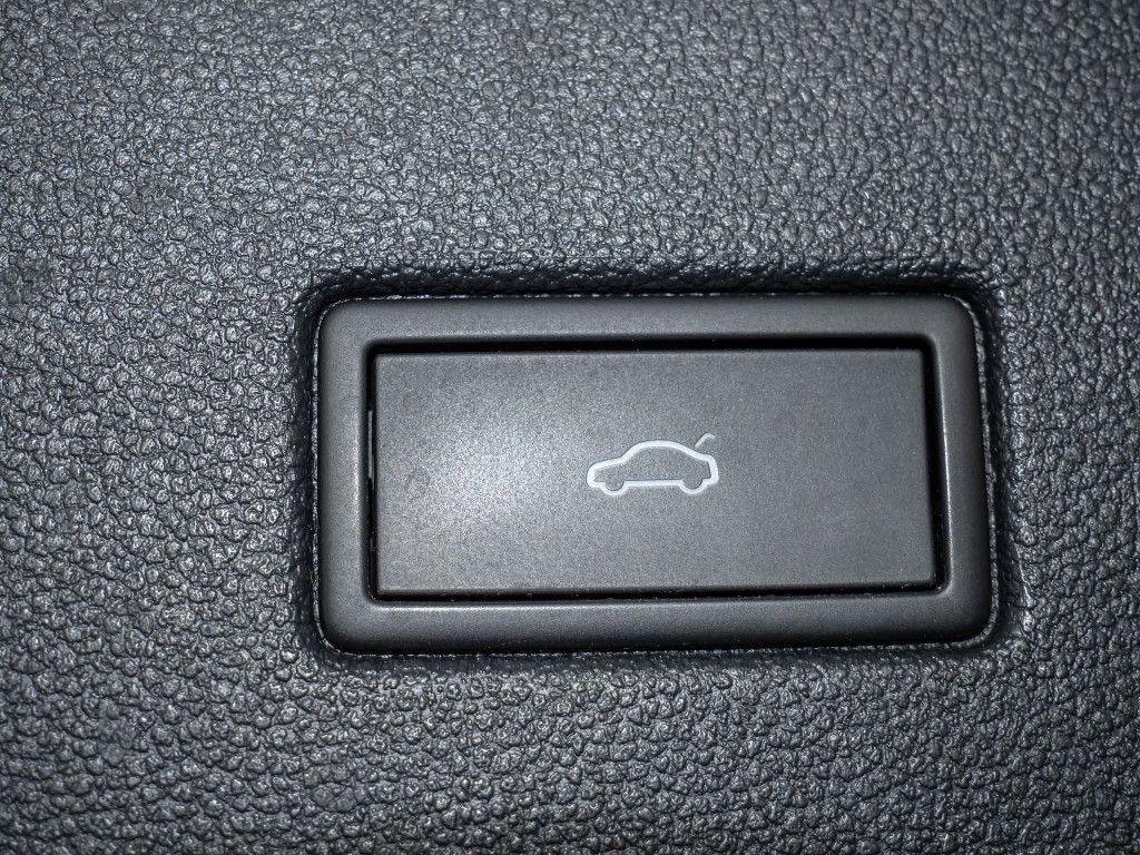 Volkswagen T-Roc 1.5 TSI DSG Style Pano Leder Standhzg., миниатюра 23