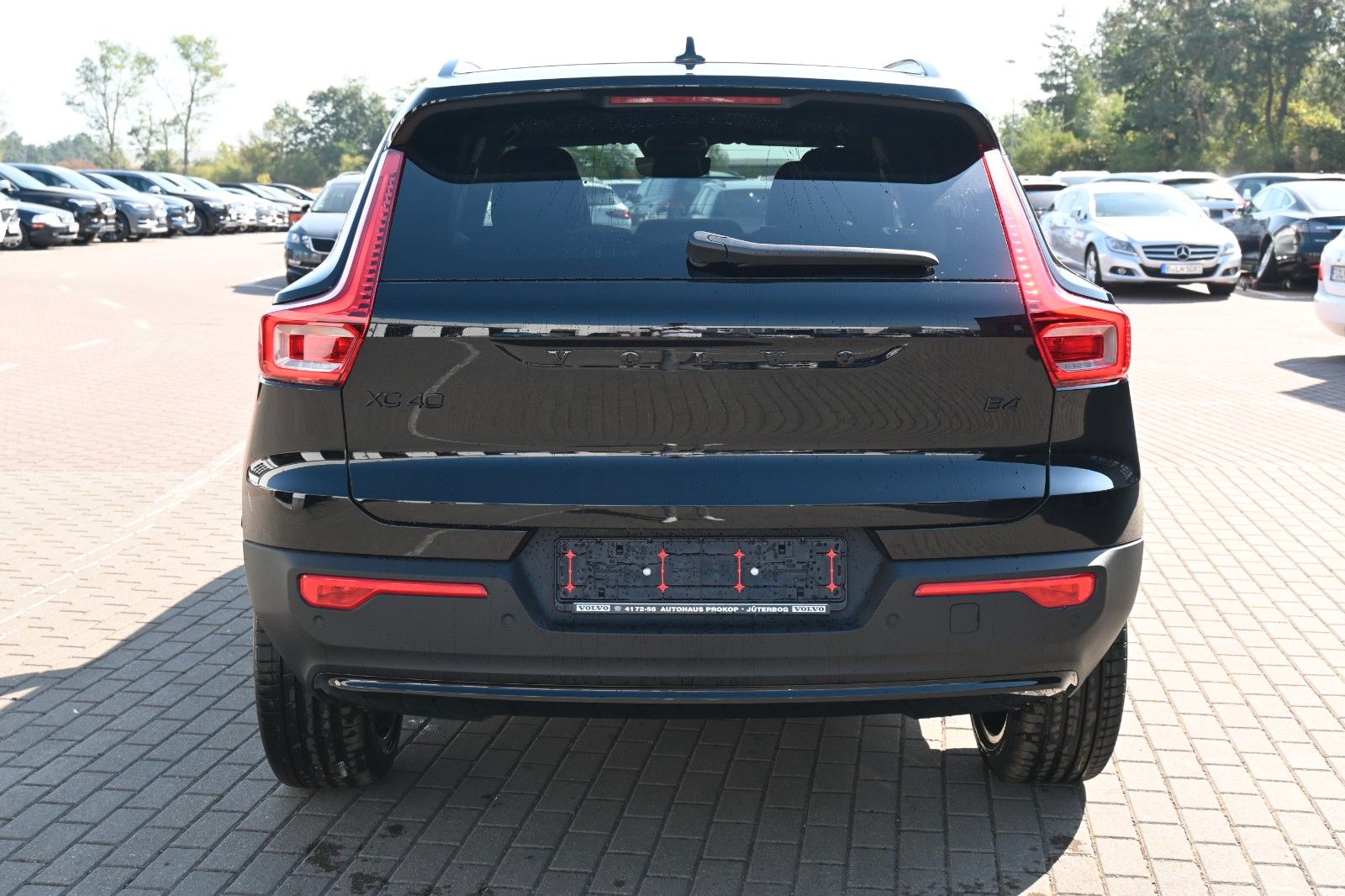 Fahrzeugabbildung Volvo XC40 B4 DKG Plus Black Edition*FSHZG*360°*ACC