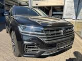 Volkswagen Touareg R-Line 3.0 V6 TSI 4MOTION -Vollausstatt. - Volkswagen Touareg V6 tsi mit Benzin-Antrieb