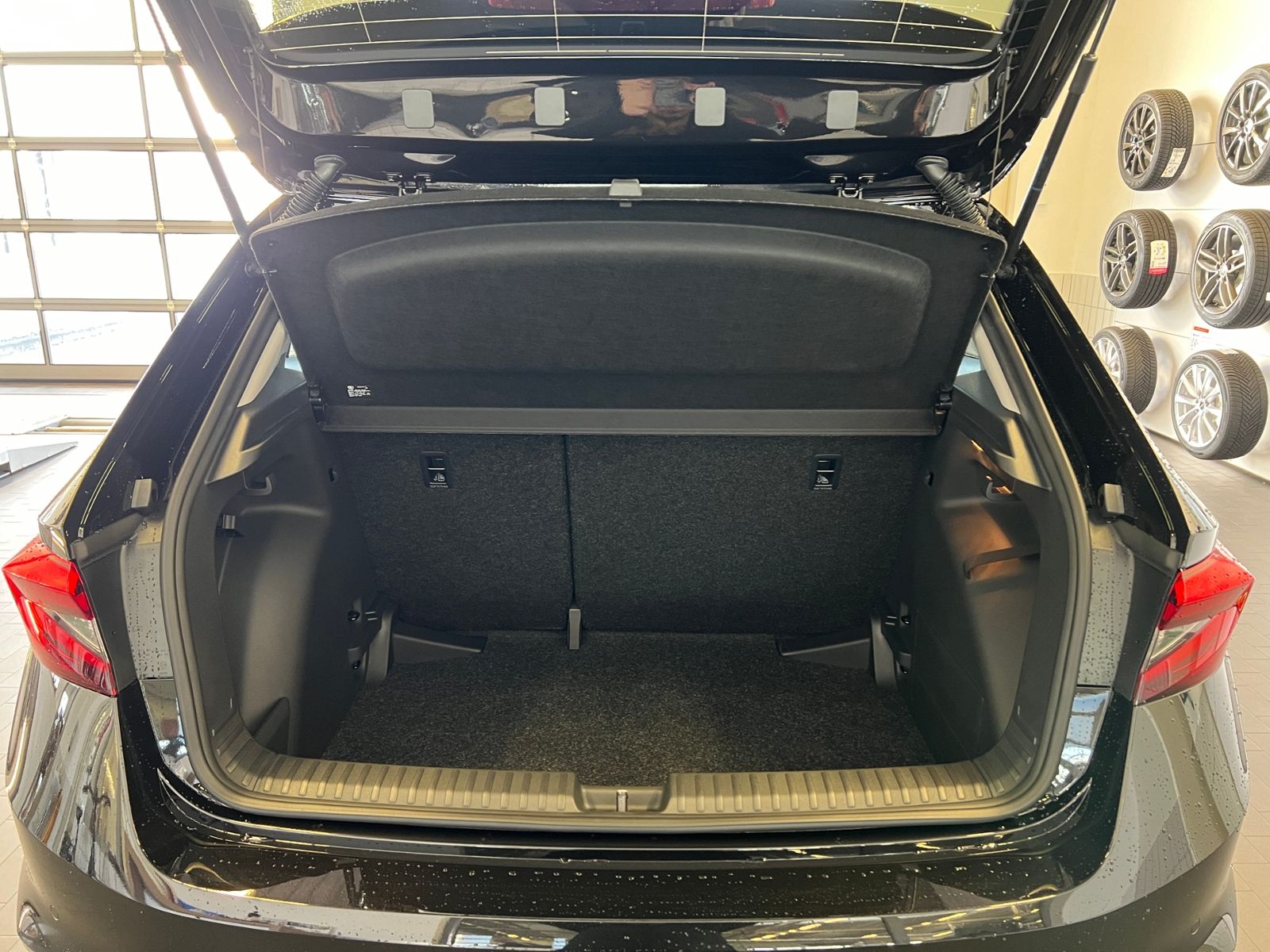 Fahrzeugabbildung SKODA Fabia TOUR 1.0 TSI DSG *Navi,ACC,Sitzheizung*