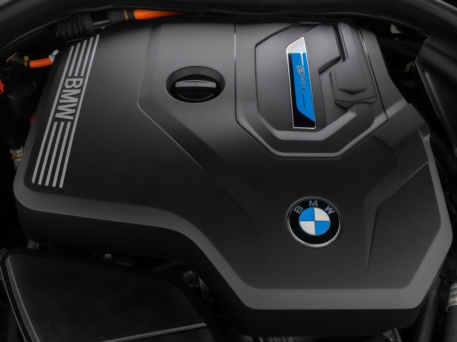 Fahrzeugabbildung BMW 530e xD M Sport HUD Komfort Laser 4xKlima DAB