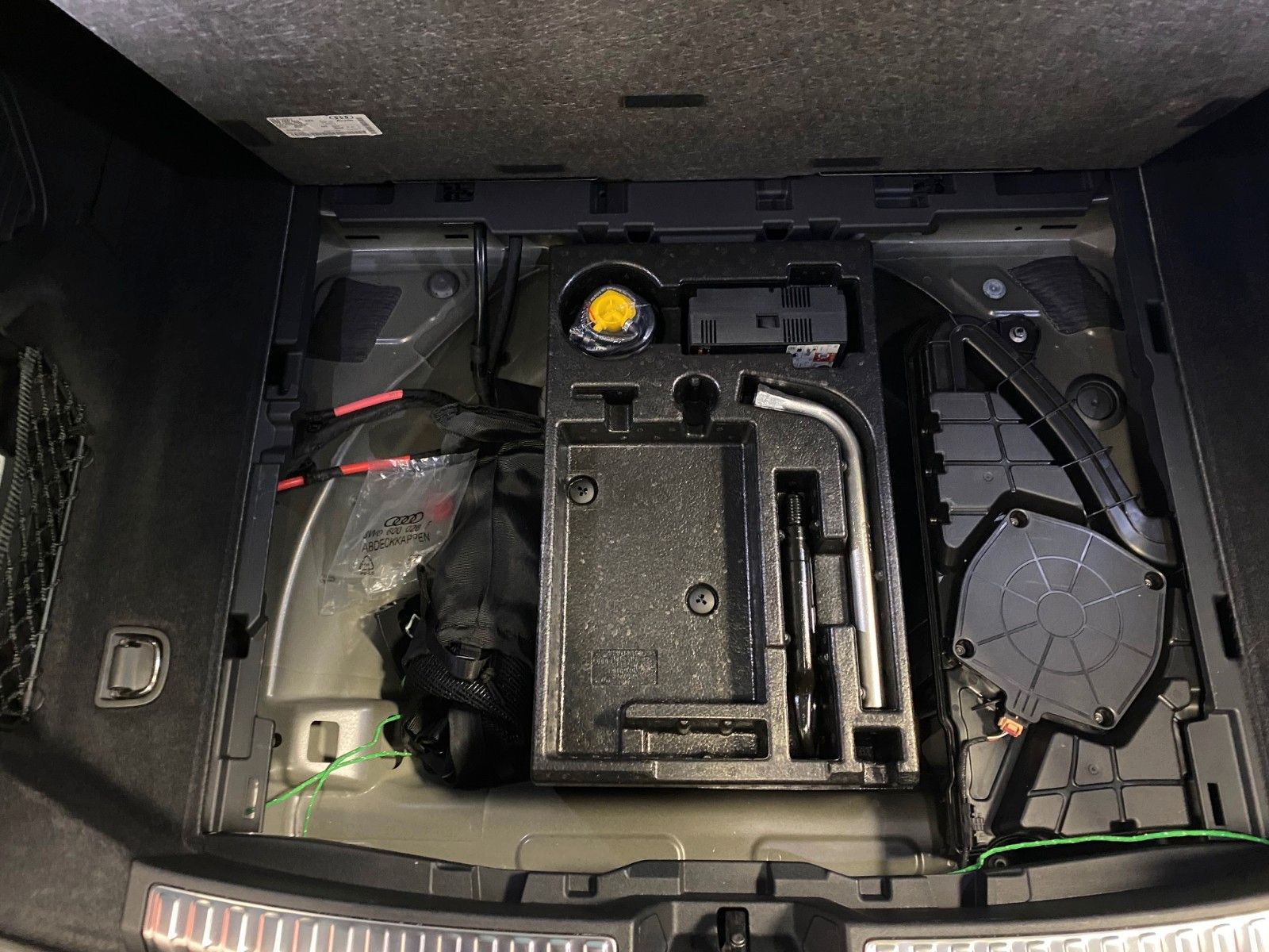 Fahrzeugabbildung Audi A5 B10 TFSI S tronic S-Line Avant+NAVI+19"+ACC+