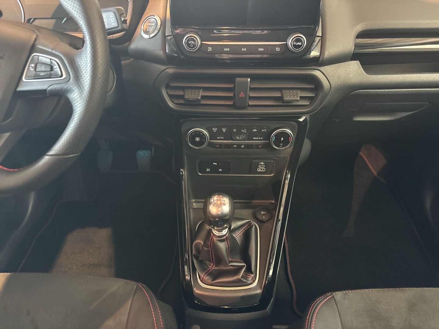 Fahrzeugabbildung Ford EcoSport ST-Line Navi Soundsystem B & O LED Appl