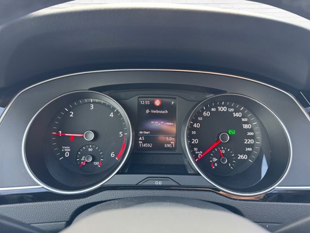Fahrzeugabbildung Volkswagen Passat Variant Business 2.0 TDI DSG KLIMA LED NA