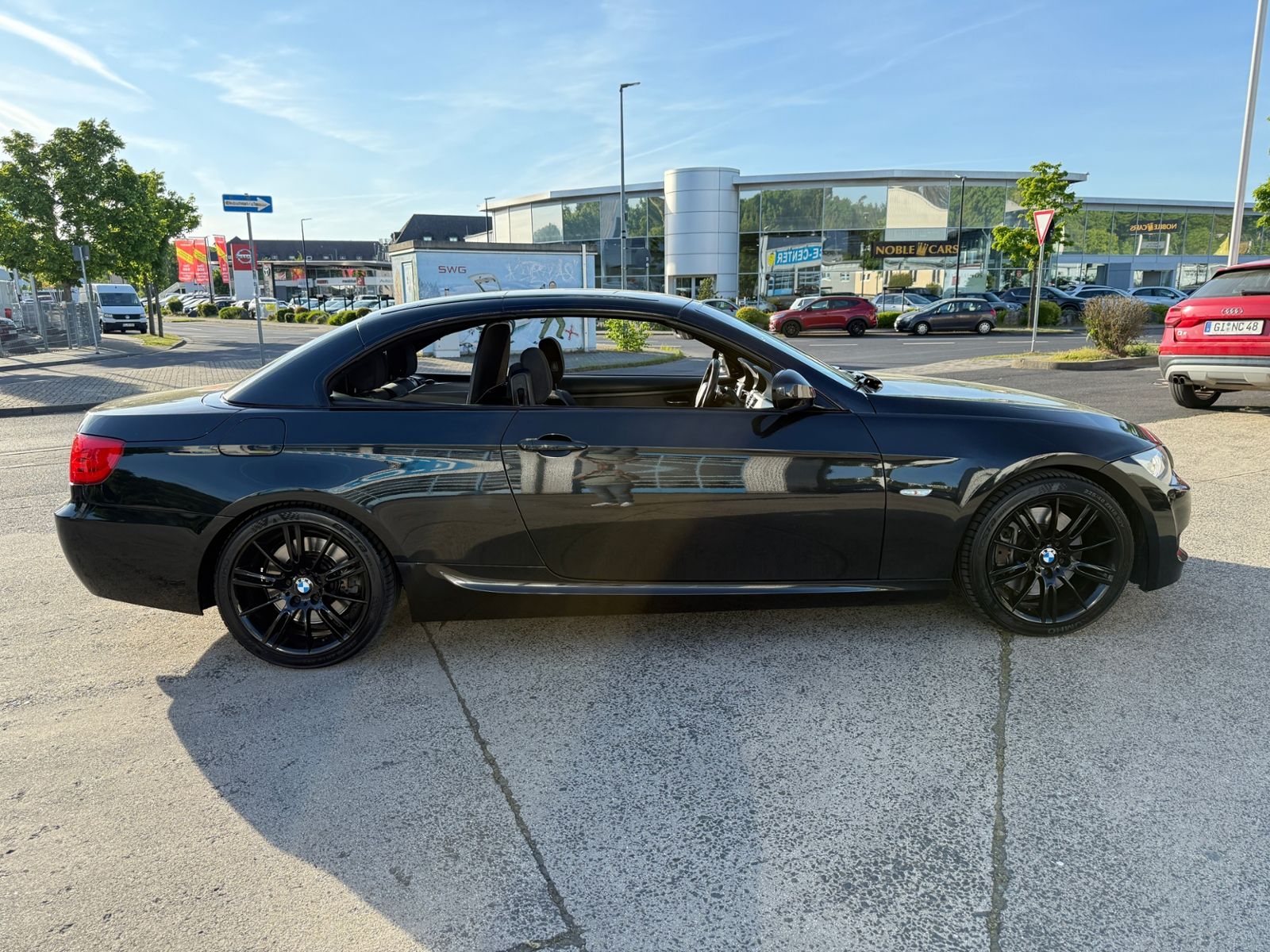 Fahrzeugabbildung BMW 335i Cabrio M-Paket H/K XENON NAVI